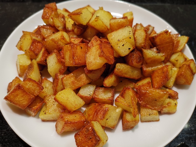 Gebratene Kartoffel-Würfel