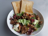Rezeptbild von Salat mit Hamburger und Toast