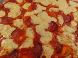 Rezeptbild von Salami-Pizza mit selbstgemachtem Teig